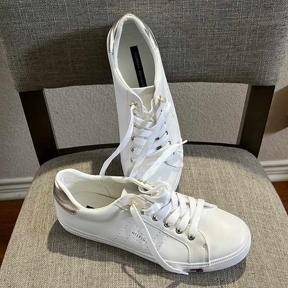 Tommy Hilfiger shoes white Size 8M new with tag - Picture 2 of 8